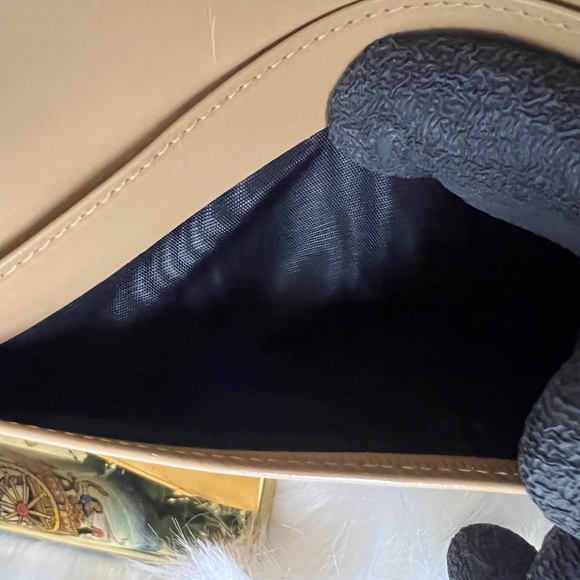 Gucci Leather Wallet with Vintage Clasp - Picture 11 of 15